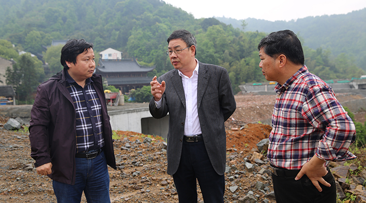 在104國道跨高速公路主線施工現(xiàn)場.JPG